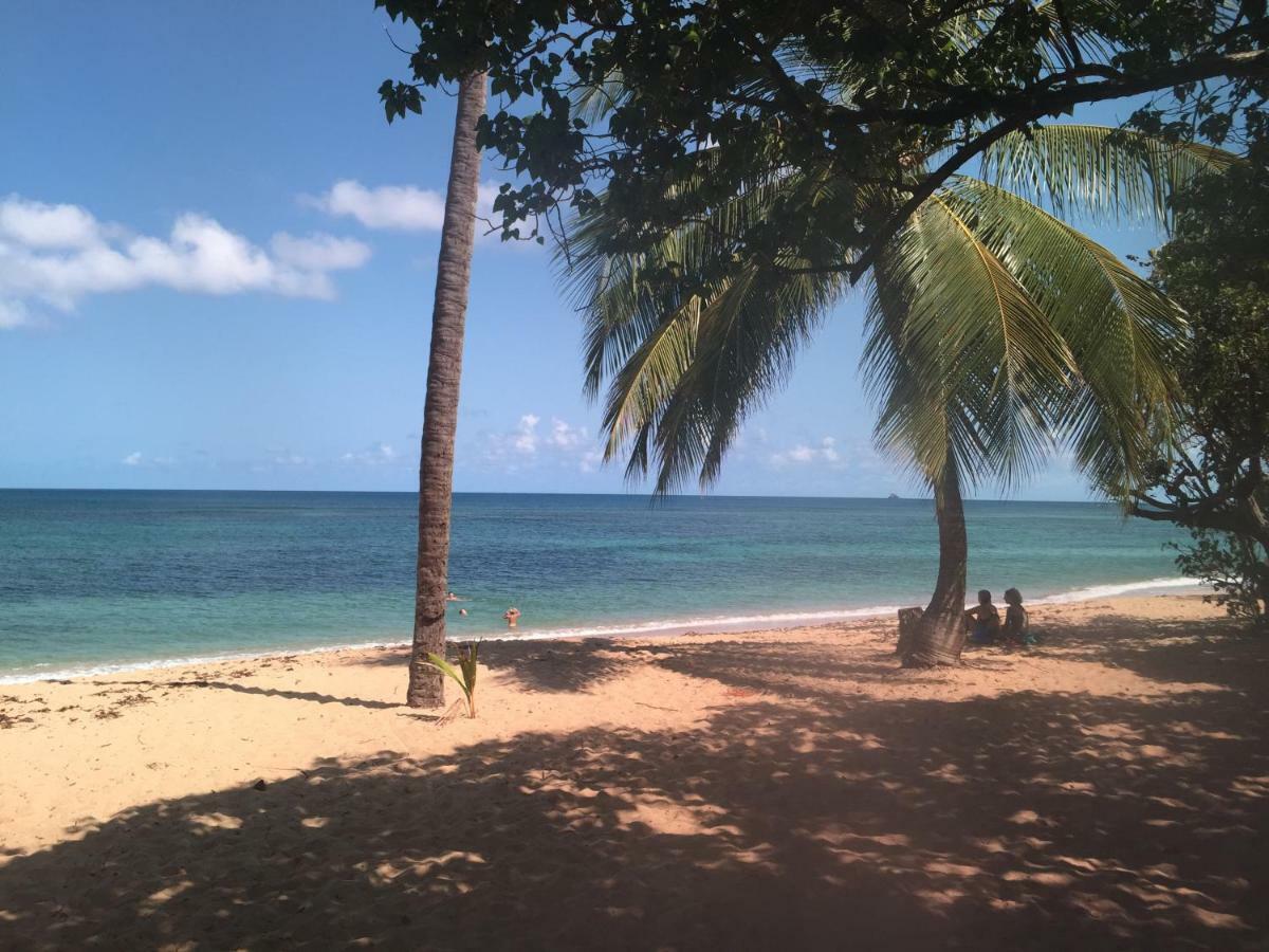 Les Bungalows De La Plage La Trinité Exteriör bild