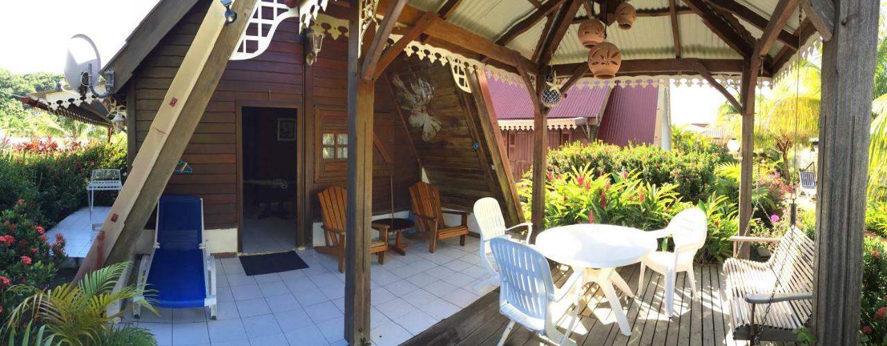 Les Bungalows De La Plage La Trinité Exteriör bild