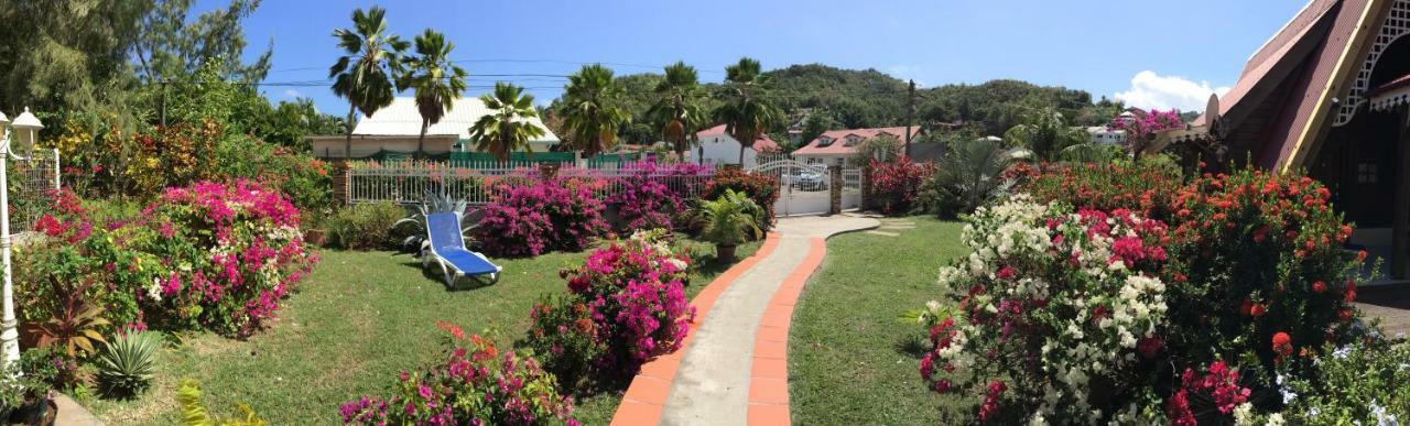 Les Bungalows De La Plage La Trinité Exteriör bild