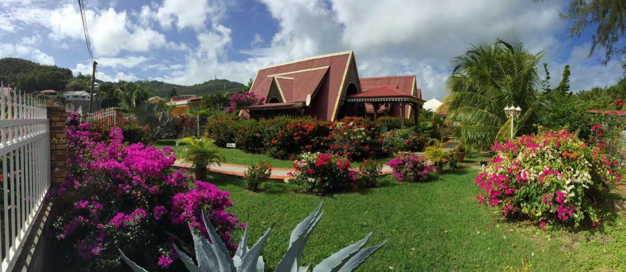 Les Bungalows De La Plage La Trinité Exteriör bild